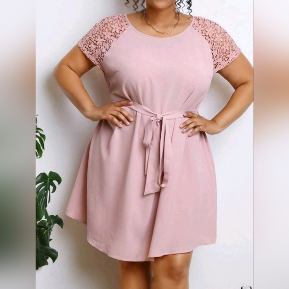 SHEIN Dresses & Skirts - Shein Fit+ 28/30 Pink Floral Crochet Sleeve Dress